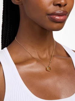Collier en laiton doré avec anneau à pierres pavées