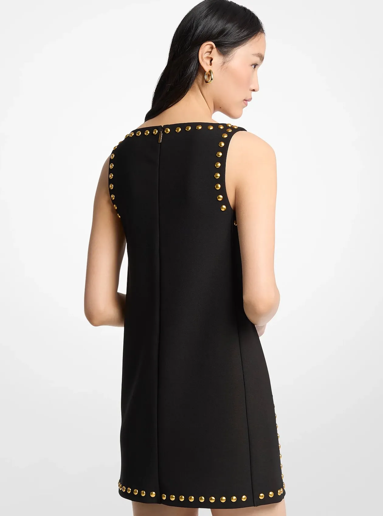 Robe droite en crêpe à clous en forme de dôme